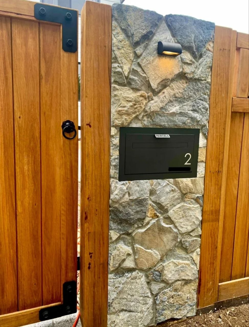 Outdoor Pillar Light